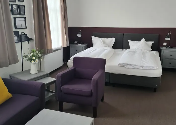 Baurs Park Hotell 3*